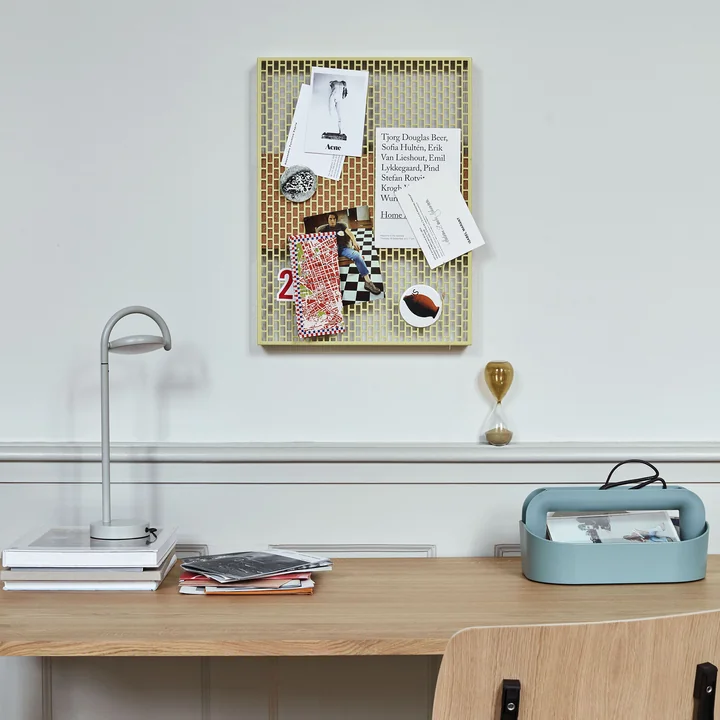 Tijd Zandloper, gereedschapskoffer, Pinoramabordje Klein en Marselis LED-tafelverlichting van hooi