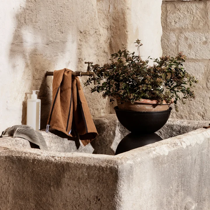 Hourglass Bloempot van Ferm Living