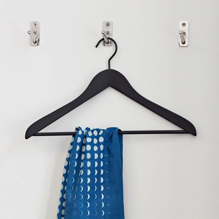 Soft Coat Slim Kleerhanger met stang van HAY in zwart