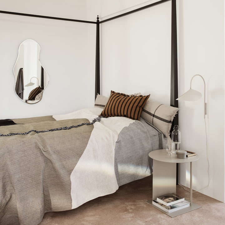 Calm Vista sprei, True kussen, kussen en Arum wandlamp van ferm Living