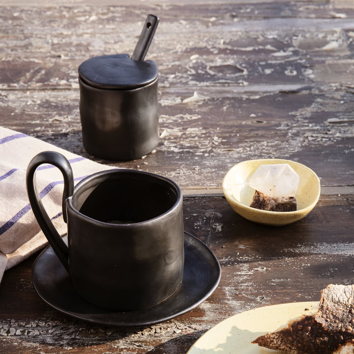 Flow Servies van ferm Living in zwart