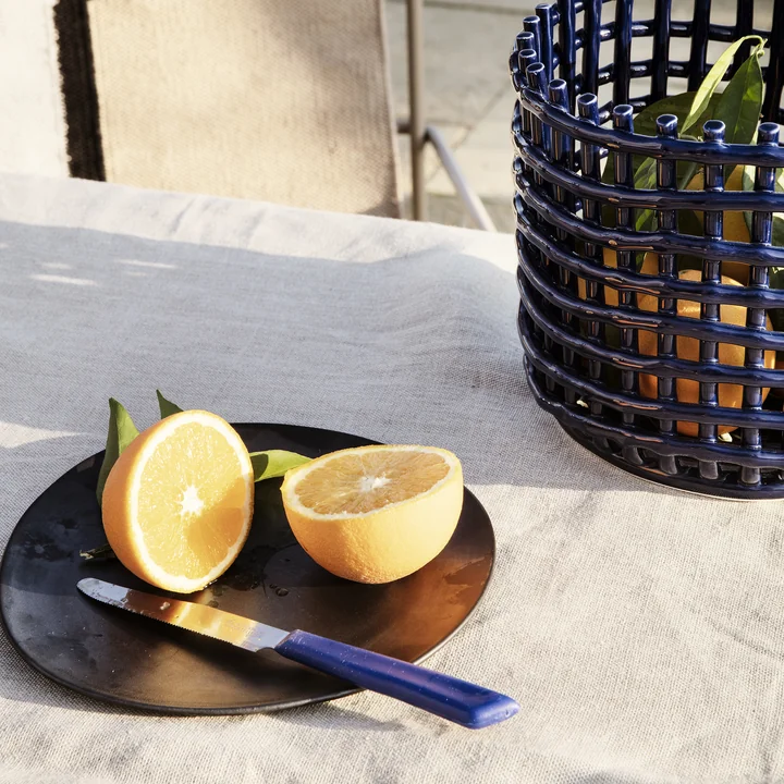 Flow Bord en keramische mand van Ferm Living