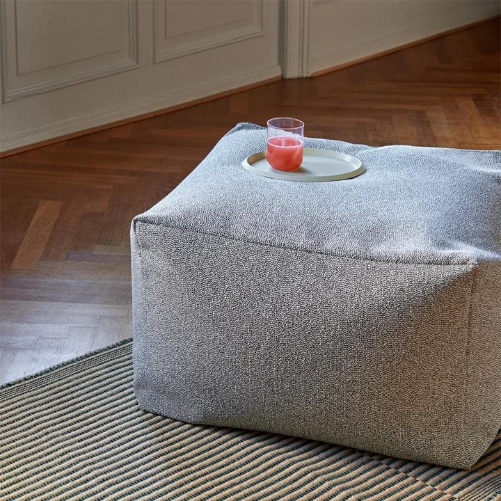 Varer Poef van HAY in grijs strooisel