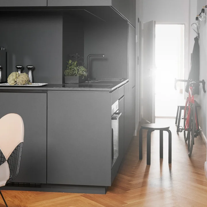 Artek - kruk E60, zwart