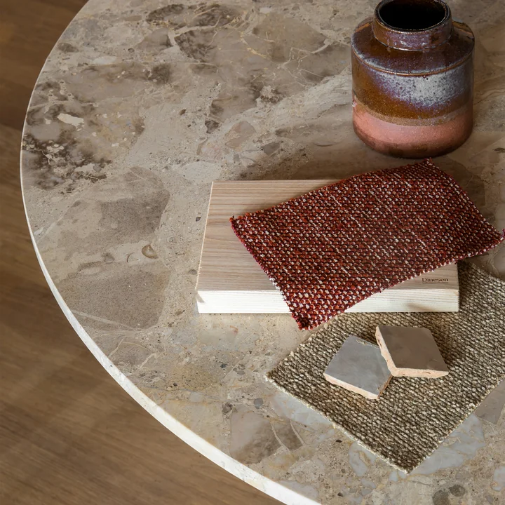 Elegante en veelzijdige marmeren tafel