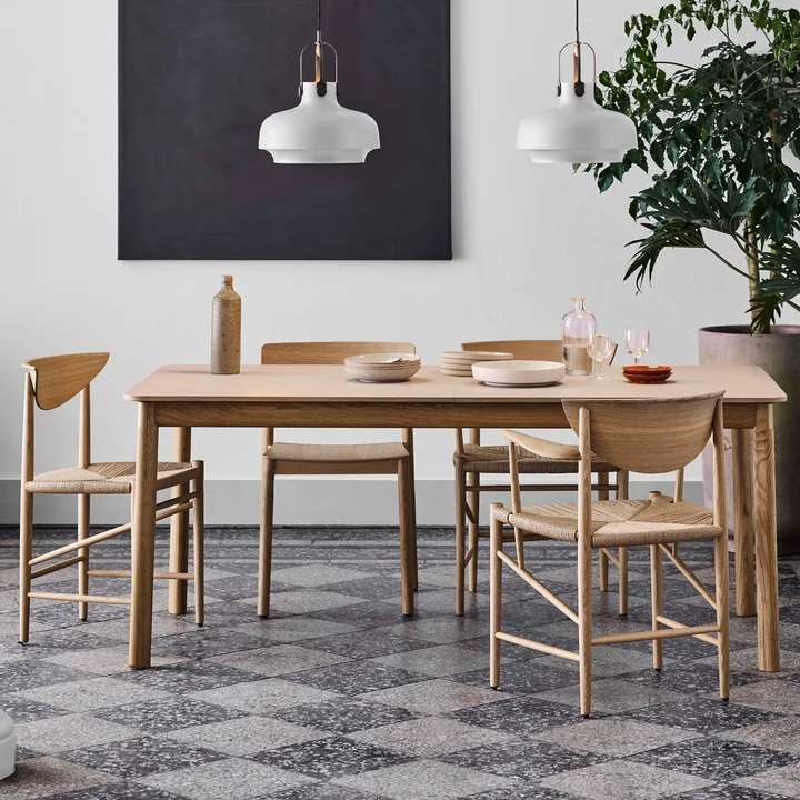 Drawn HM3 Stoel, Drawn HM4 Armstoel en Copenhagen SC7 Hanglamp by & tradition