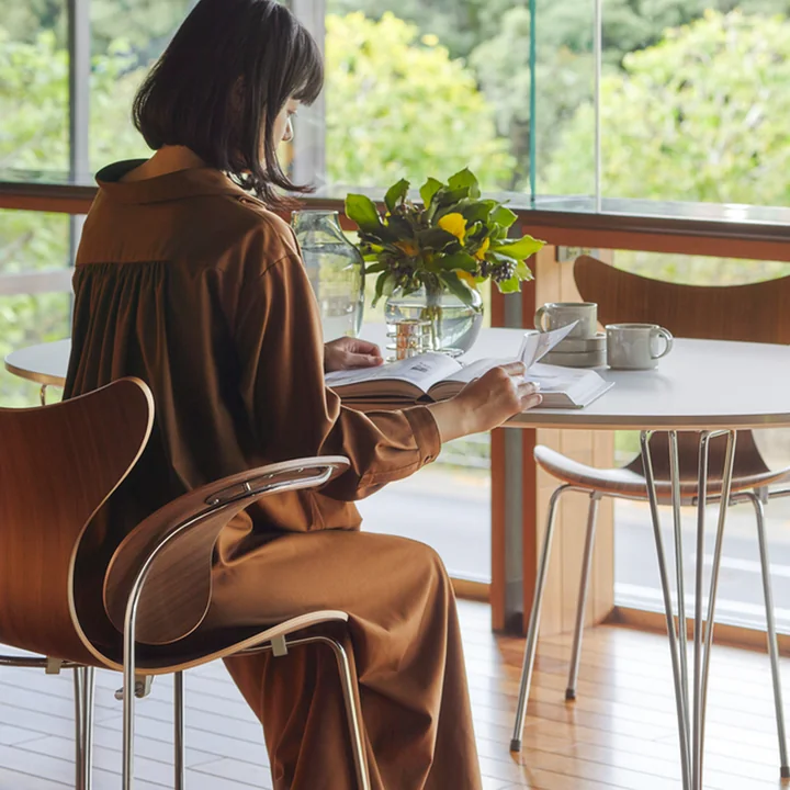 Lily jubileum stoel van Fritz Hansen