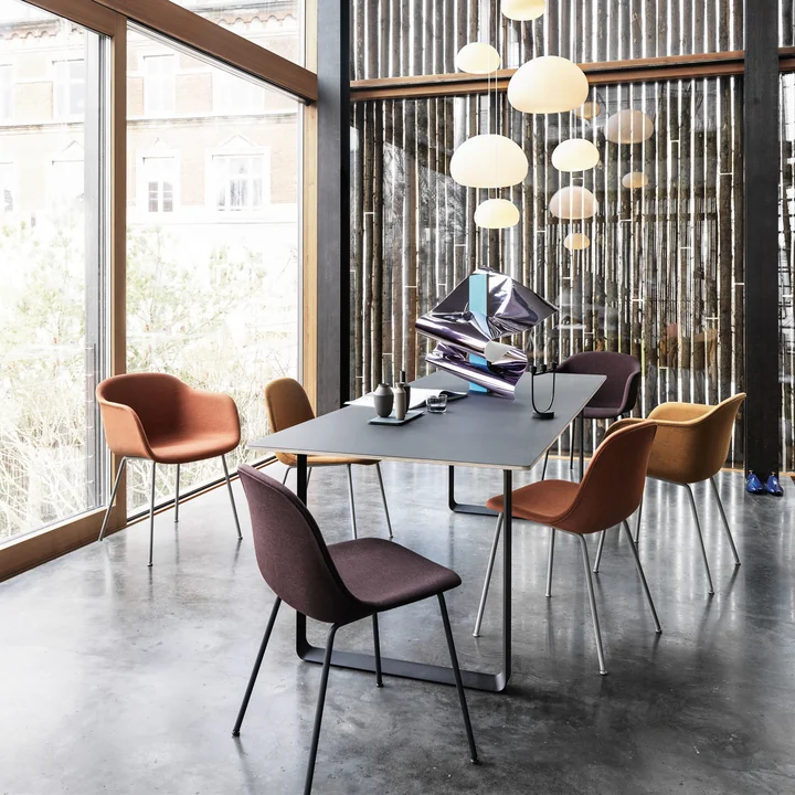 Fiber Chair Tube Base (gestoffeerd) van Muuto