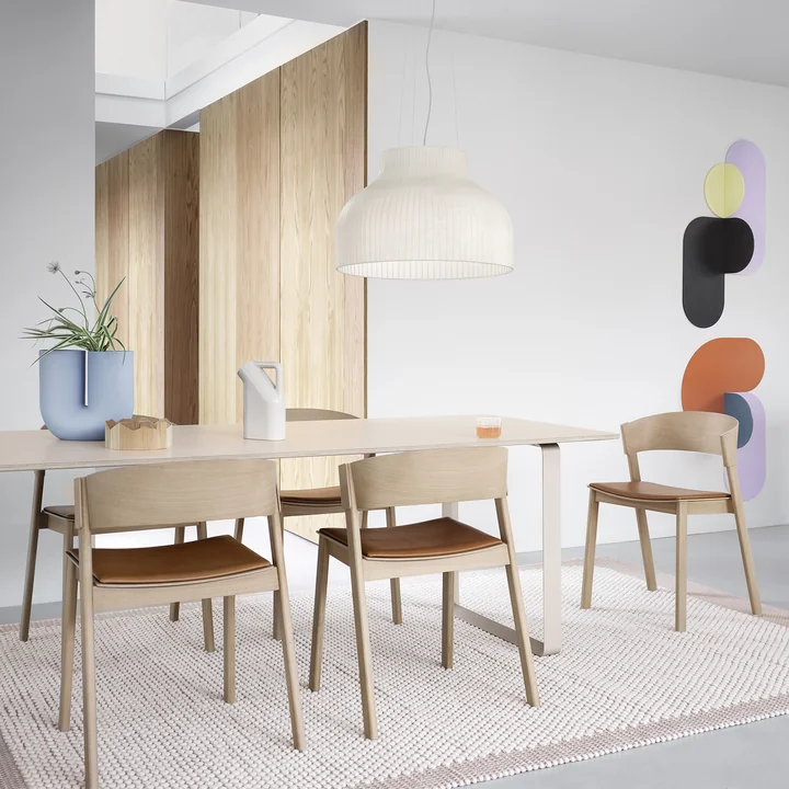 Cover Zijstoel van Muuto in eik / cognac