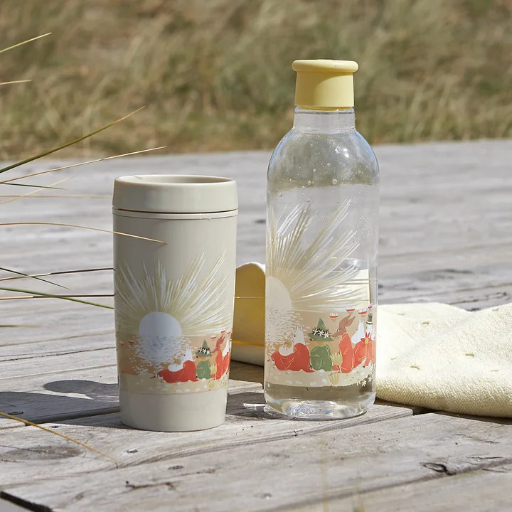 Drink-It Moomin Waterfles en Bring-It Moomin To-go beker van Rig-Tig by Stelton in zand