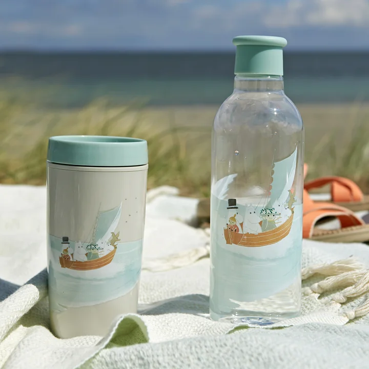Drink-It Moomin Waterfles en Bring-It Moomin To-go beker van Rig-Tig by Stelton in stofgroen