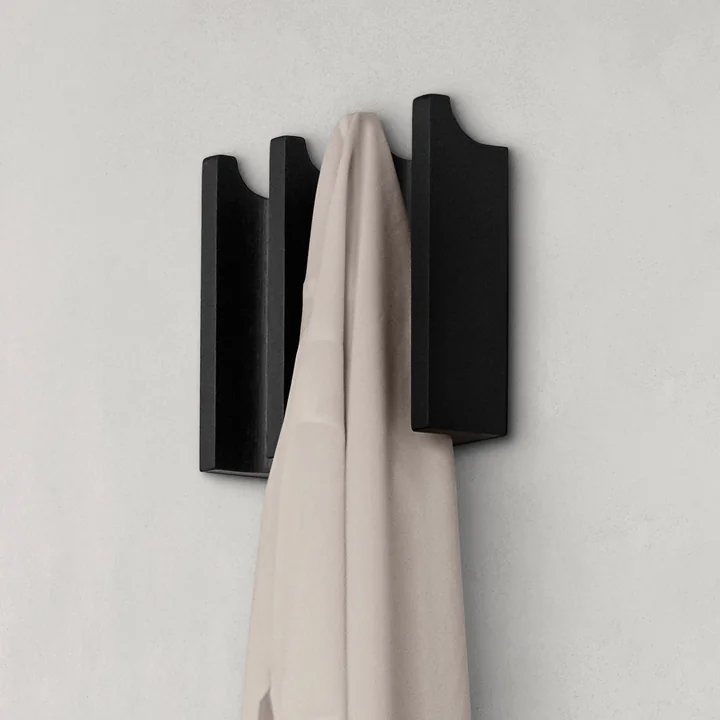 Column van Kristina Dam Studio in zwart