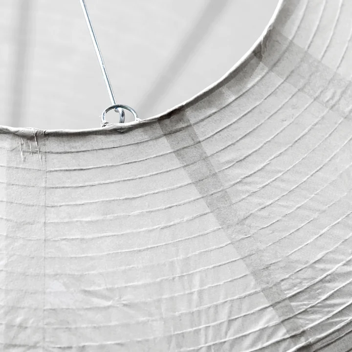 De Bidar lampenkap, Ø 81,5 cm, grijs van House Doctor wordt op zijn plaats gehouden door draadcirkels