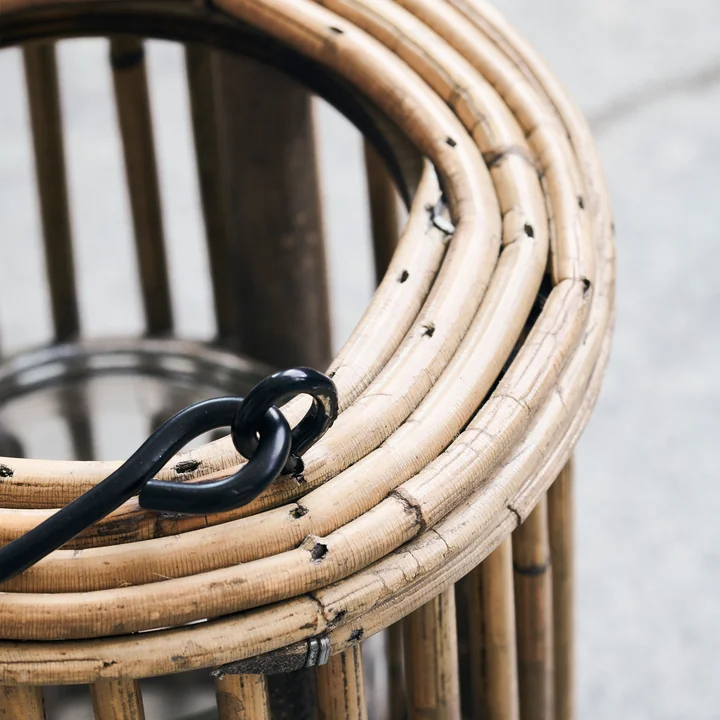 De Ova lantaarn, H 18 cm, naturel van House Doctor heeft een handvat