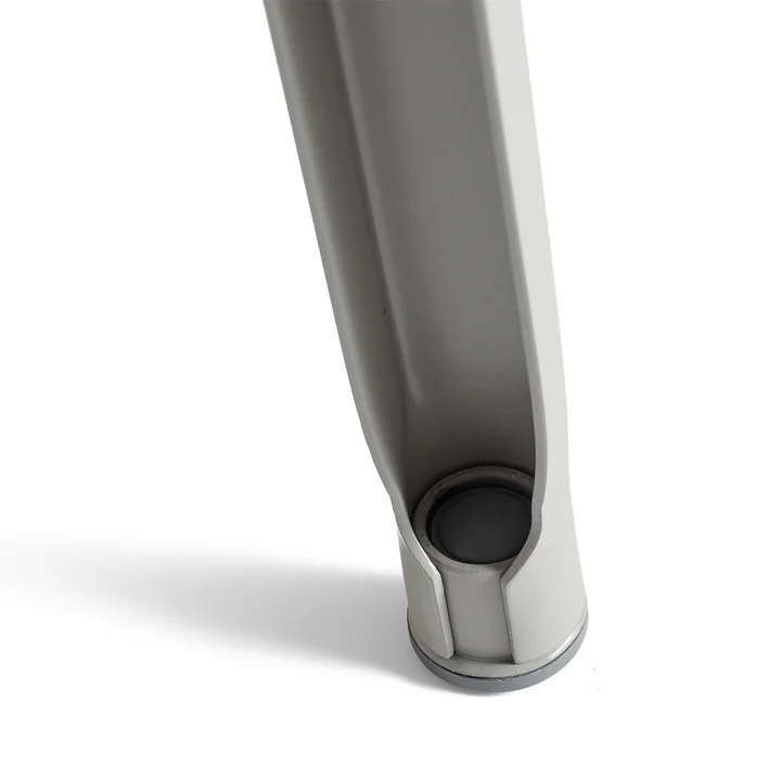 De Revolt Chair, beige / granietgrijs van HAY