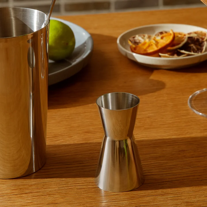 De Grand Cru maatbeker, 2 cl / 4 cl, roestvrij staal tijdens de voorbereiding