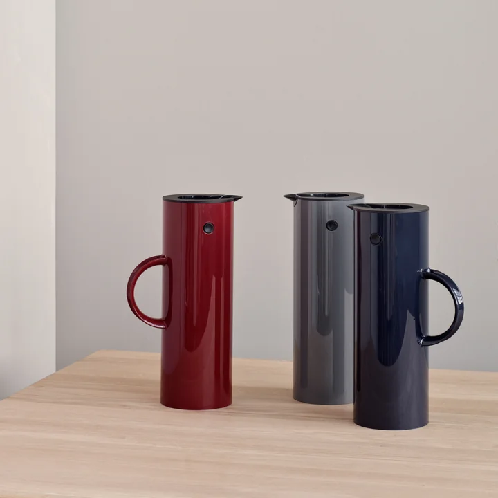 Classics EM 77 Stelton De isoleerkan in zijn verschillende kleuren
