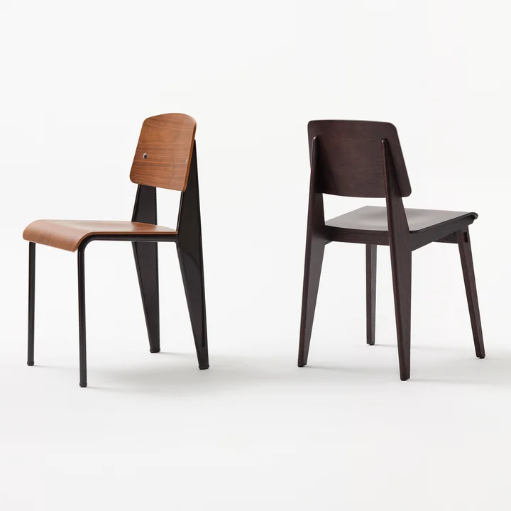 Houten stoelen in iconisch design