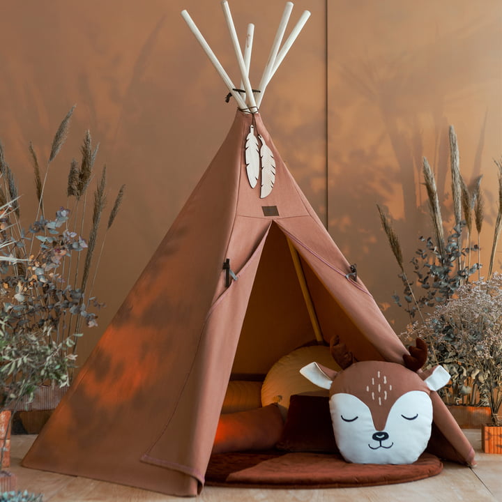 De Nevada Tipi tent & dierenkussens van Nobodinoz creëren een speelse Indiase sfeer