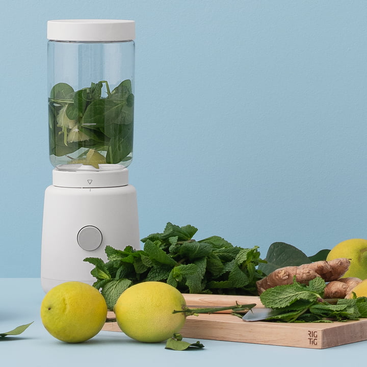 De Foodie Smoothie Standmixer van Rig-Tig by Stelton met gember, munt en citroen