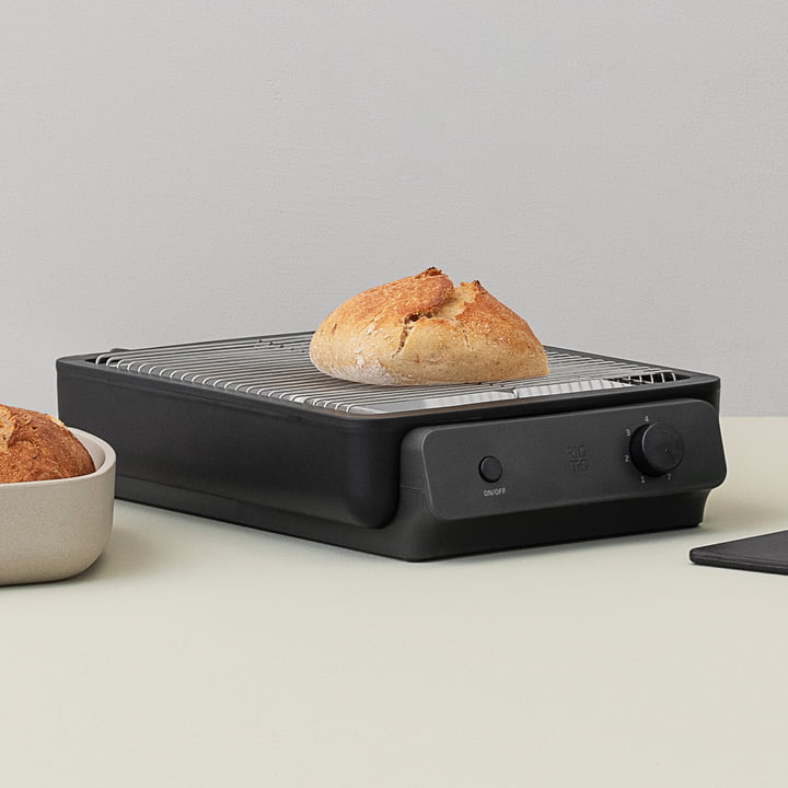 De Foodie platte broodrooster van Rig-Tig by Stelton roostert ook broodjes perfect