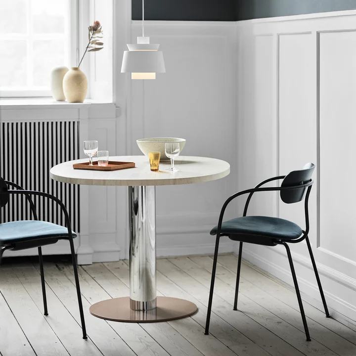 Ontbijthoek met kleine hanglamp