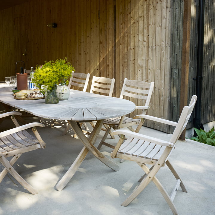 Ovale eettafel voor het terras