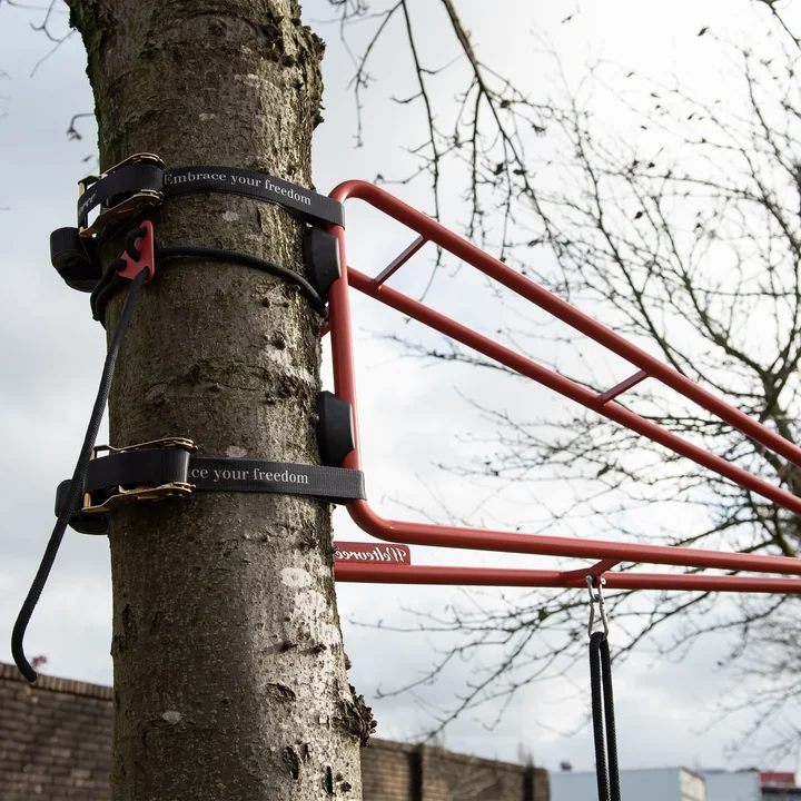 De Swing schommel van Weltevree is eenvoudig te monteren.