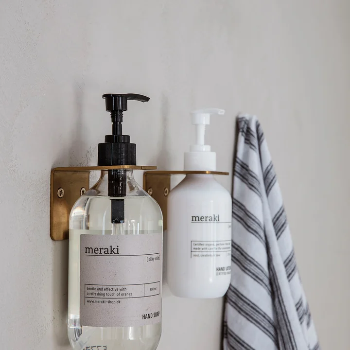 De Supply wandhouder van Meraki met verschillende maten flessen