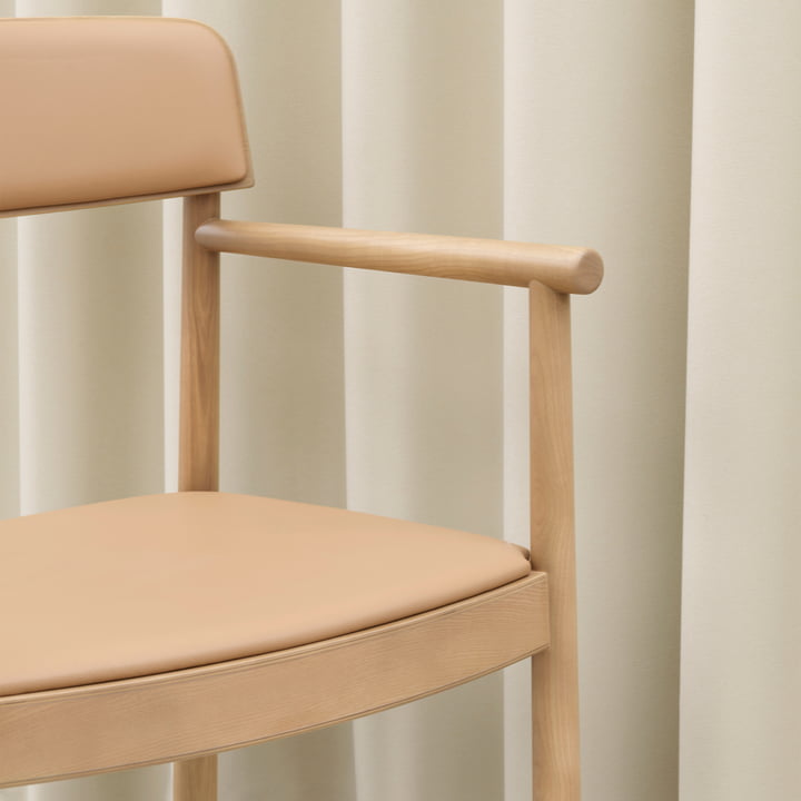 De Timb fauteuil van Normann Copenhagen is comfortabel