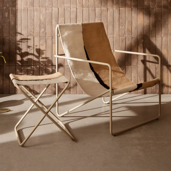 De Desert kruk en lounge stoel van Ferm Living in combinatie