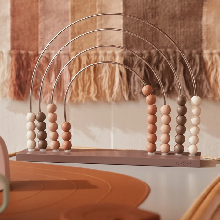 De Rainbow Abacus van OYOY als een decoratief object