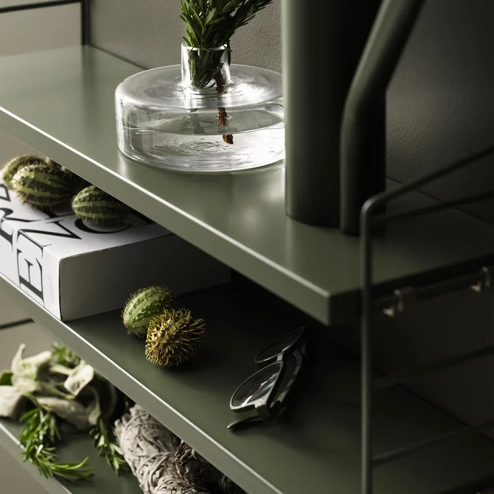 Elegante wandplank in een natuurlijke look