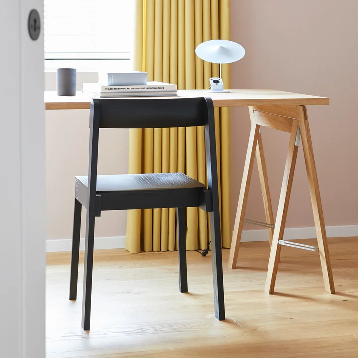 Scandinavisch houtdesign in naturel en zwart