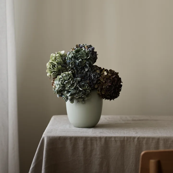 De Ora vaas van Stelton met een mooi boeket bloemen