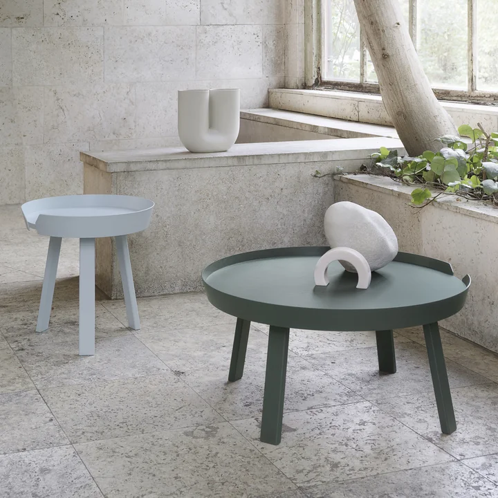 De Around Tafels van Muuto zorgen voor een sculpturale toets