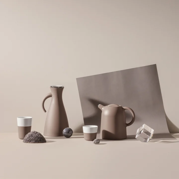 Kannen en accessoires voor warme dranken in trendy taupe look