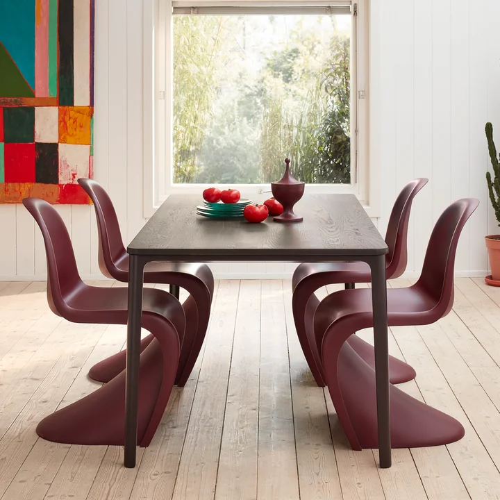 Panton Chair s van Vitra in bordeaux