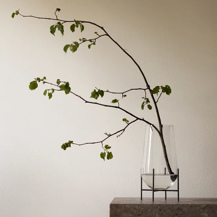 De heldere Echasse vaas van Audo met grote takken