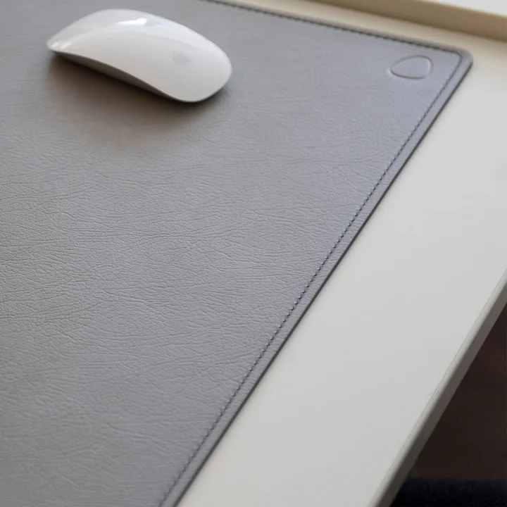 Werkmat Square XXL 54 x 74 cm van Lind DNA in Cloud lichtgrijs / antraciet