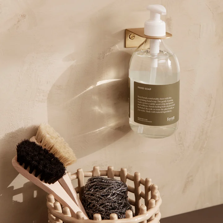 Basho Messing zeep wandhouder by Ferm Living