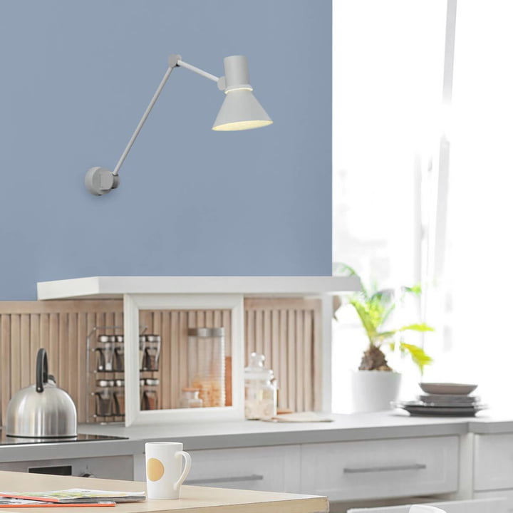 De Type 80 wandlamp W3 van Anglepoise in de keuken