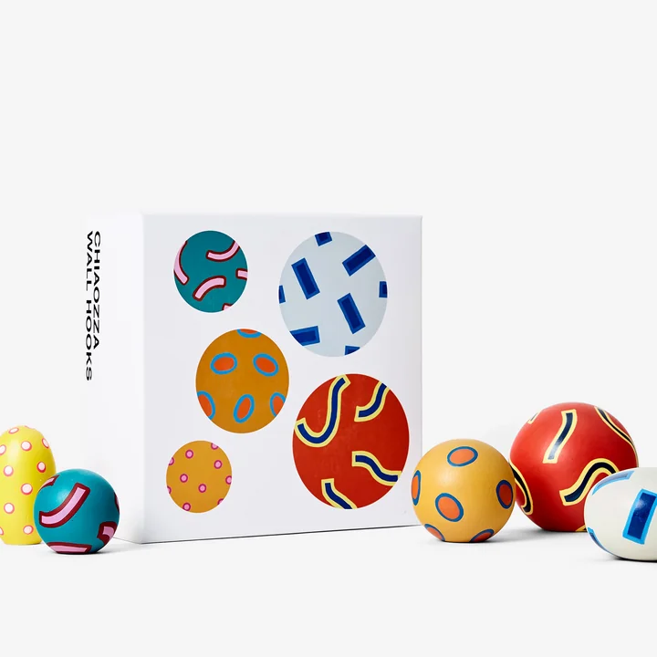 De Chiaozza wandhaken van Areaware met verpakking