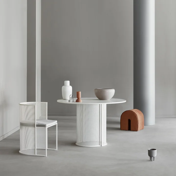 Bauhaus Eettafel en stoel Outdoor by Kristina Dam Studio