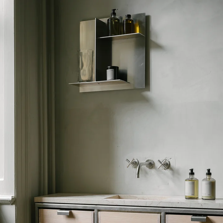 Rivet Typecase Wandplank van Frama in aluminium