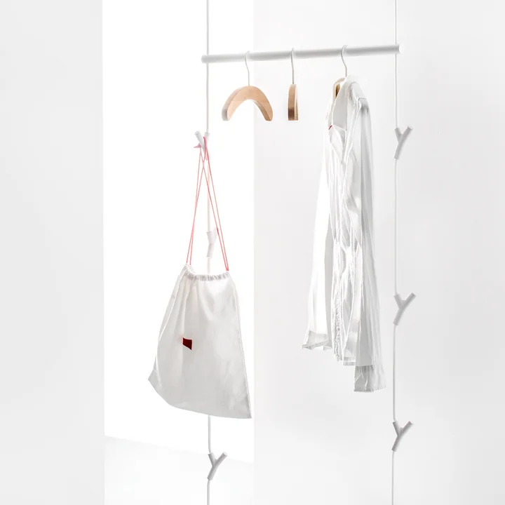 De Wardrope kapstok van Authentics met veel accessoires