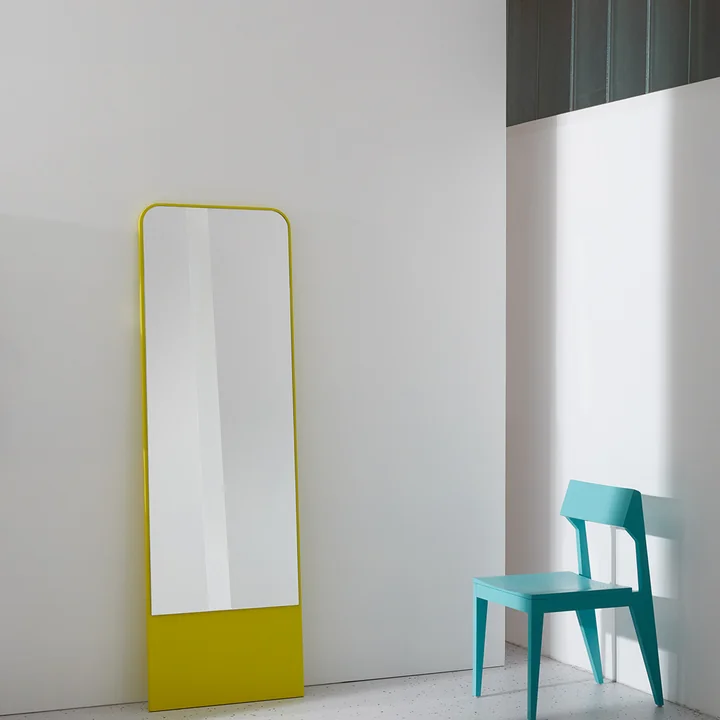 Spiegels in verschillende kleuren