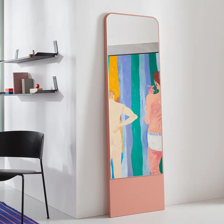 Fijn ingelijste staande spiegel