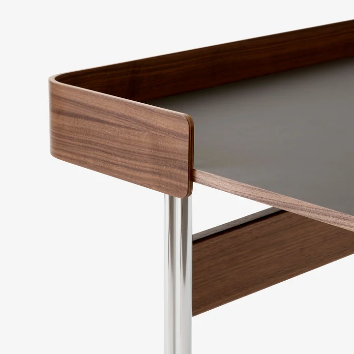 Bureau met houten rand