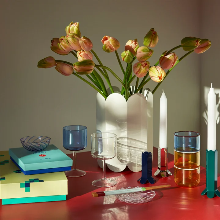 Het Tint wijnglas van HAY in verschillende kleuren